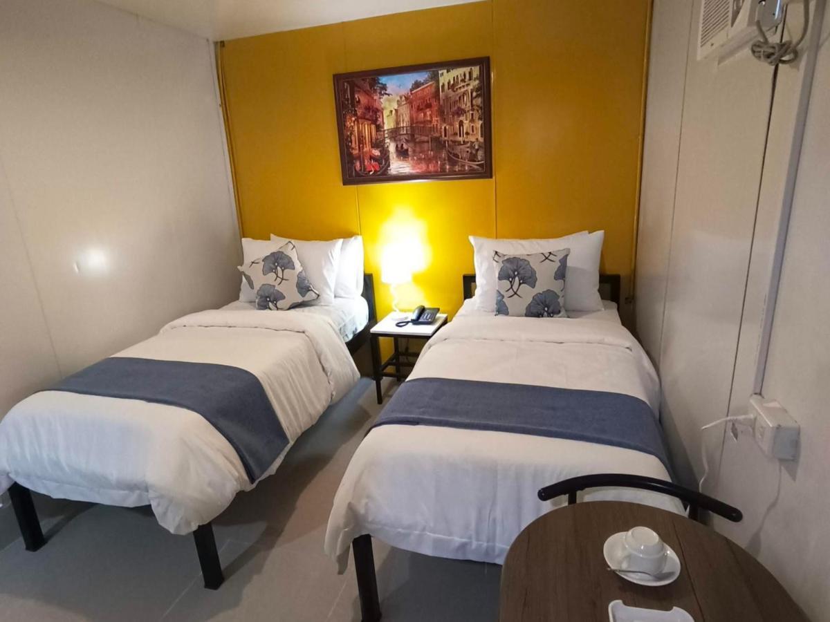 Happy Daze Hotel Tagum Exterior foto